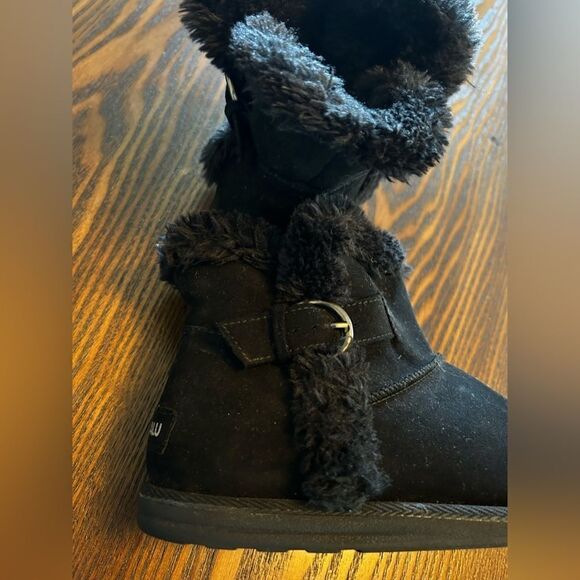 Makalu women’s 6m fur-lined boot black buckle booties - Picture 6 of 9